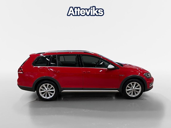 Volkswagen Golf Alltrack 2 of 15