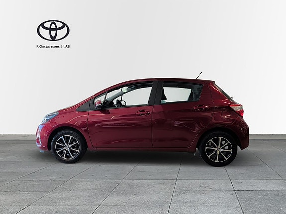 Toyota Yaris 3 of 5