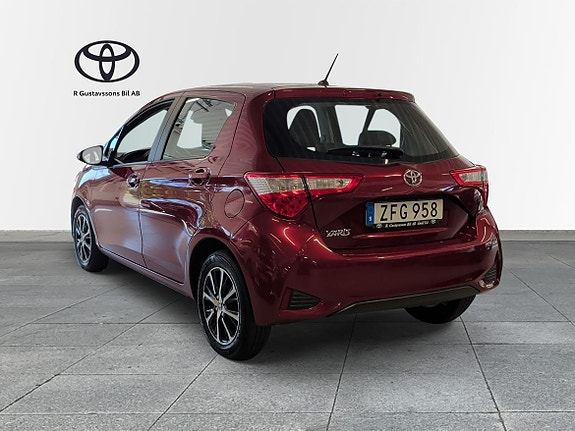 Toyota Yaris 2 of 5