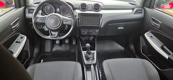 Suzuki Swift 3 of 5