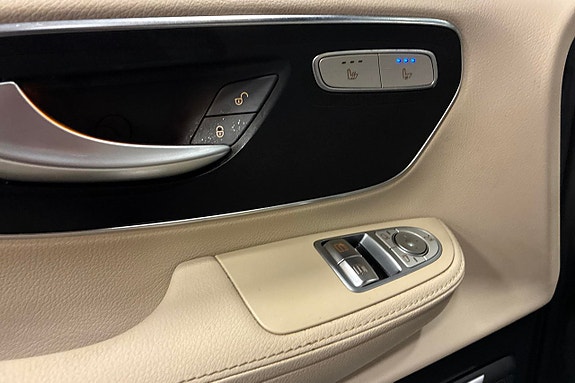 Mercedes-Benz V300 16 of 29