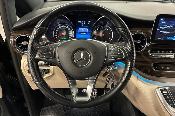 Mercedes-Benz V300 18 of 29