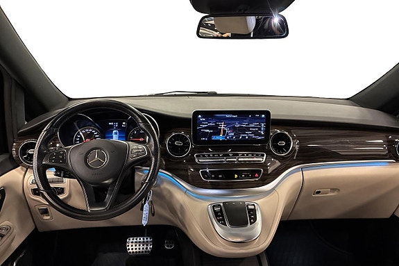 Mercedes-Benz V300 8 of 29