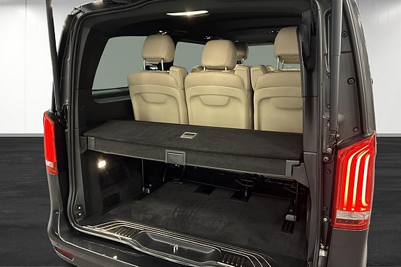 Mercedes-Benz V300 13 of 29