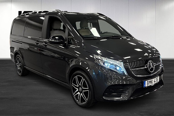 Mercedes-Benz V300 2 of 5