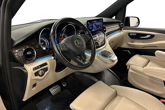 Mercedes-Benz V300 6 of 29