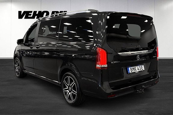 Mercedes-Benz V300 4 of 5