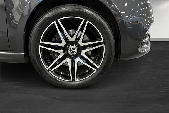 Mercedes-Benz V300 11 of 29