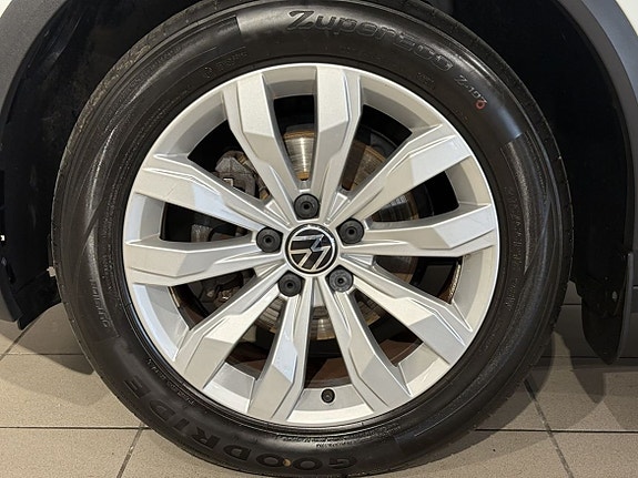 Volkswagen T-Roc 5 of 5