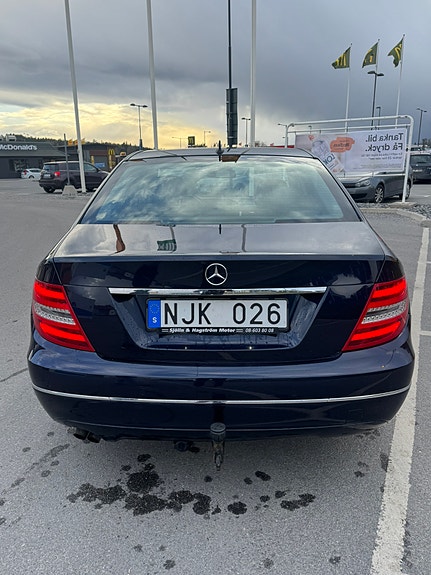 Mercedes-Benz C180 5 of 12