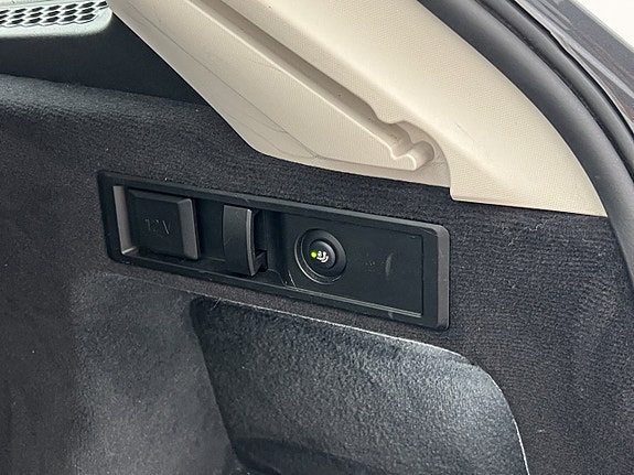BMW 330e 25 of 30