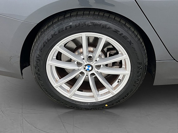 BMW 330e 29 of 30