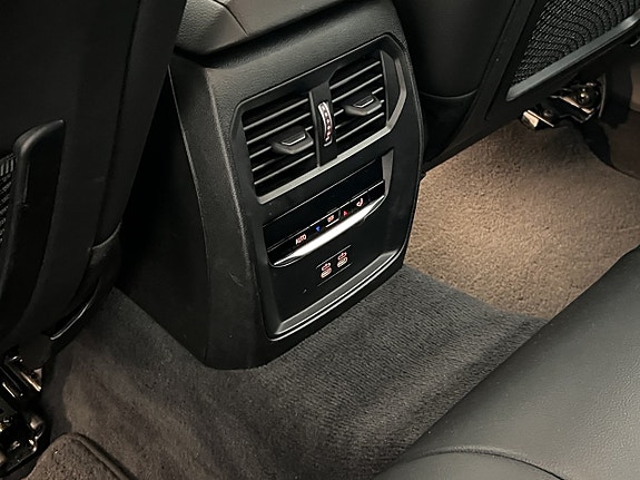 BMW 330e 22 of 30