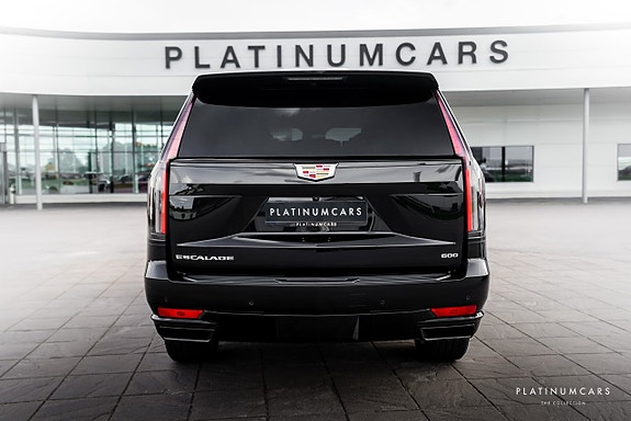 Cadillac Escalade 4 of 5