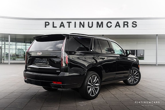Cadillac Escalade 2 of 5