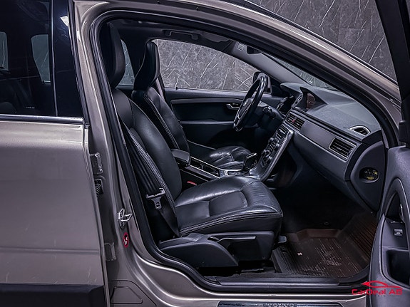 Volvo XC70 14 of 27
