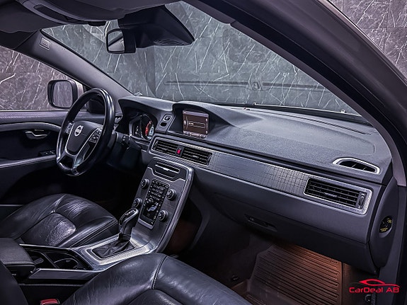 Volvo XC70 13 of 27
