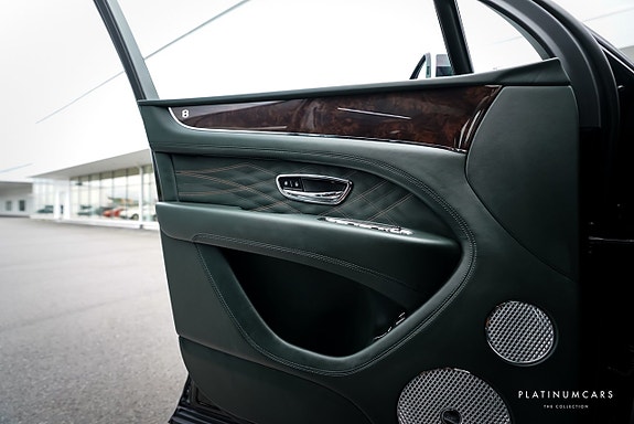 Bentley Bentayga 25 of 30