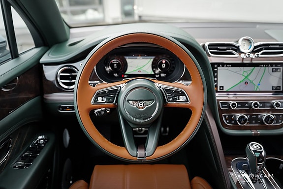 Bentley Bentayga 14 of 30