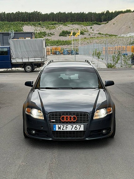 Audi A4 6 of 12