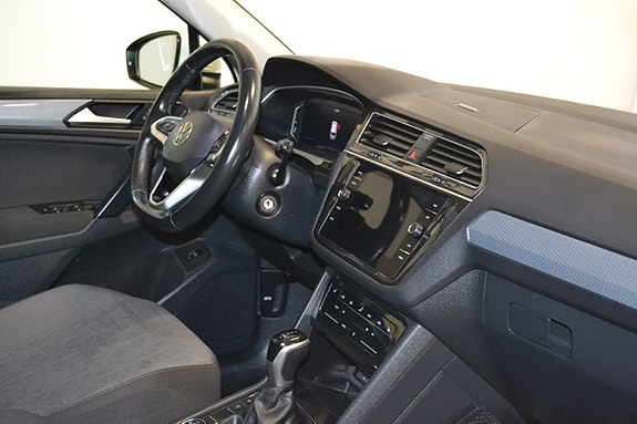 Volkswagen Tiguan 8 of 12