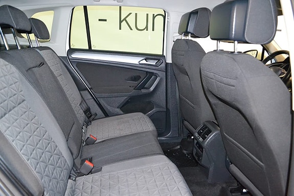 Volkswagen Tiguan 11 of 12