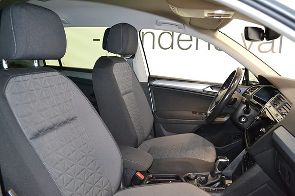 Volkswagen Tiguan 10 of 12