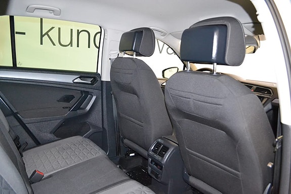Volkswagen Tiguan 12 of 12