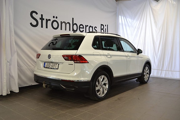 Volkswagen Tiguan 3 of 5