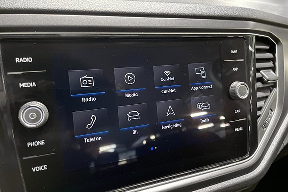 Volkswagen T-Roc 19 of 29