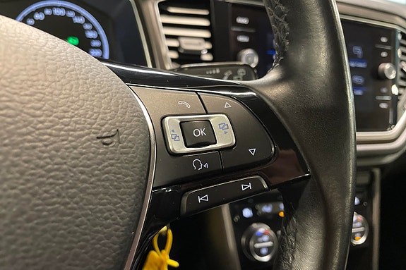 Volkswagen T-Roc 23 of 29