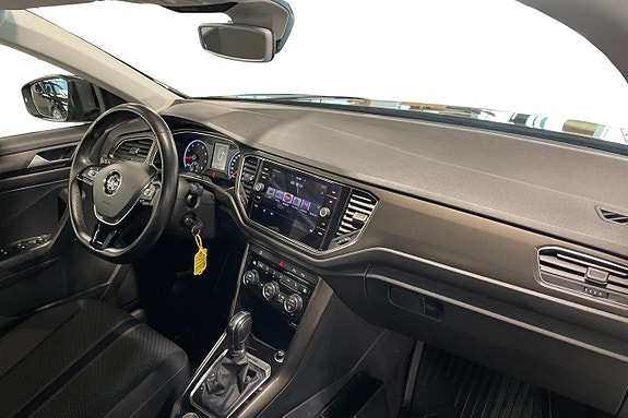 Volkswagen T-Roc 15 of 29