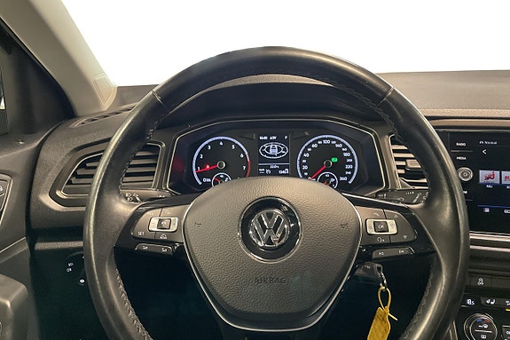 Volkswagen T-Roc 12 of 29