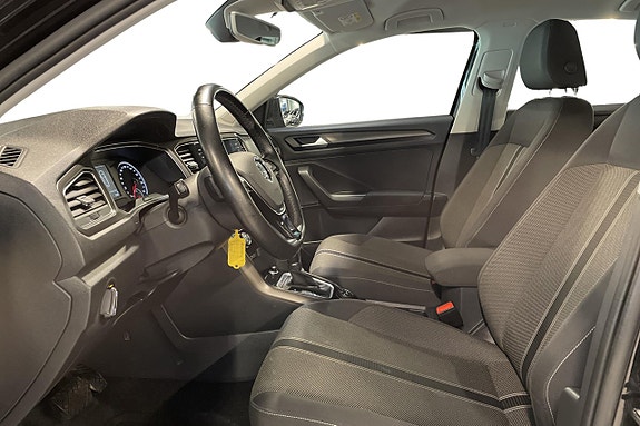 Volkswagen T-Roc 13 of 29