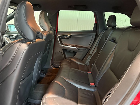 Volvo XC60 15 of 19