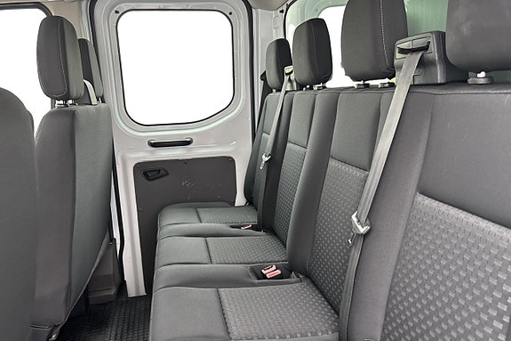 Ford Transit 9 of 11