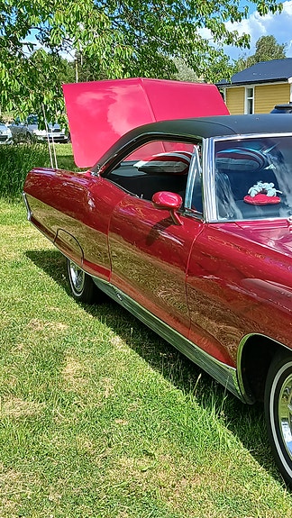 Pontiac Bonneville 2 of 4