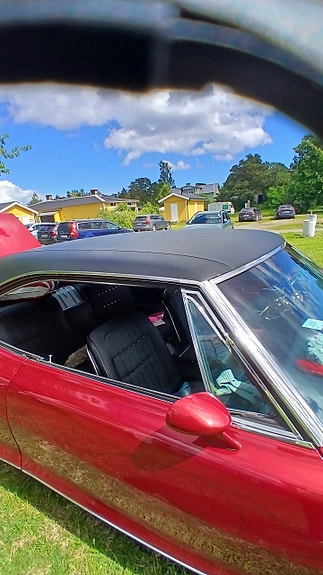 Pontiac Bonneville 3 of 4