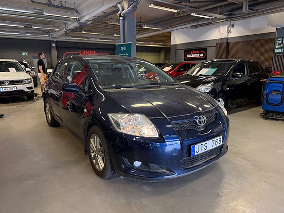 Toyota Auris 3 of 5