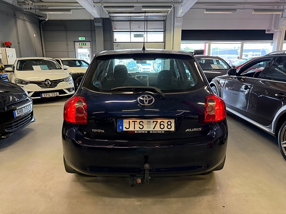 Toyota Auris 5 of 5