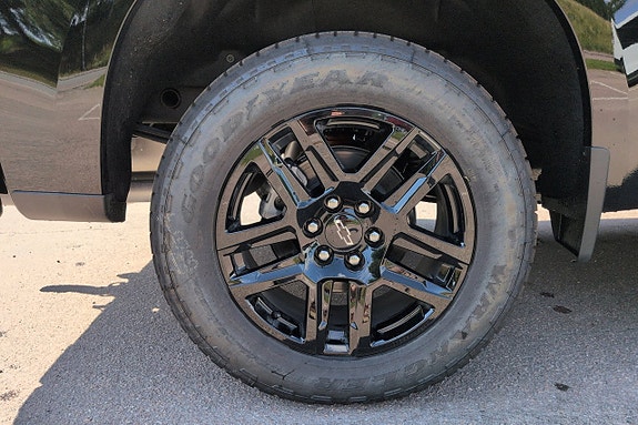 Chevrolet Silverado 1500 10 of 21