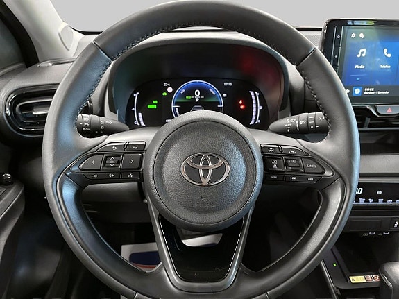 Toyota Yaris 19 of 22