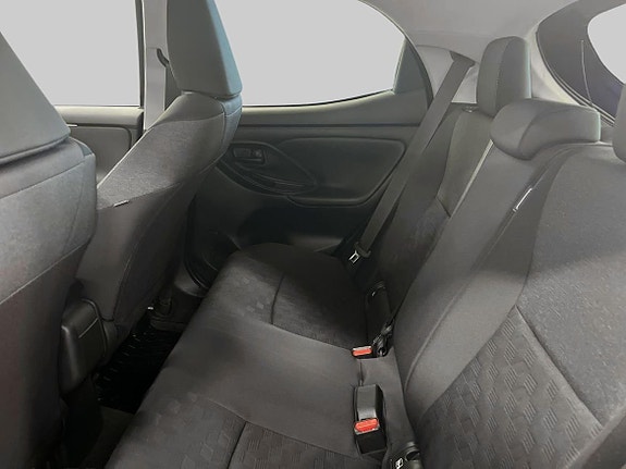 Toyota Yaris 10 of 22