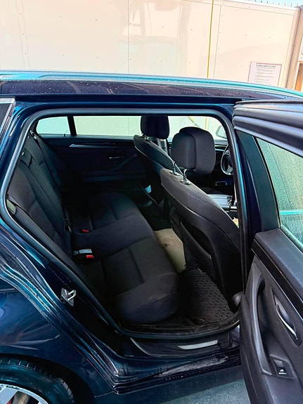 BMW 520d 4 of 6