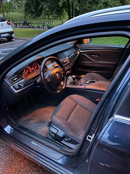 BMW 520d 5 of 6
