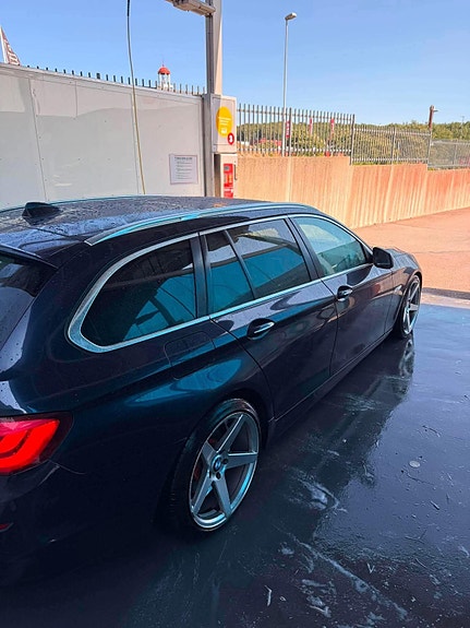 BMW 520d 2 of 6