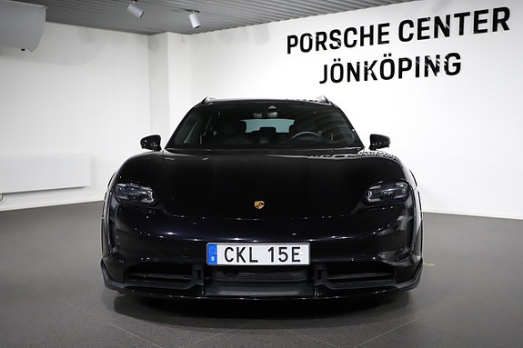 Porsche Taycan 8 of 26