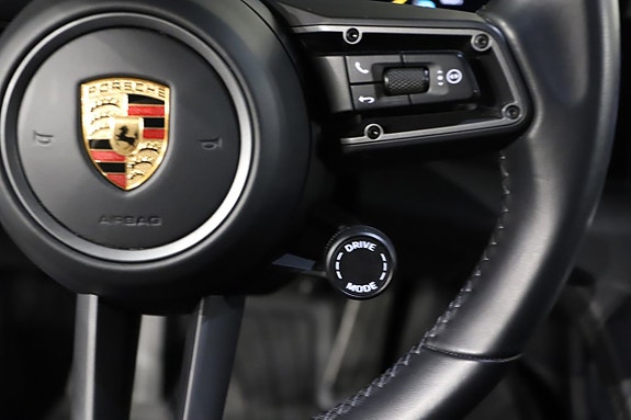 Porsche Taycan 17 of 26