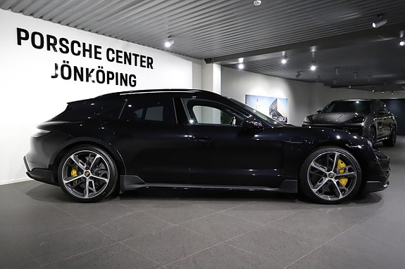 Porsche Taycan 6 of 26