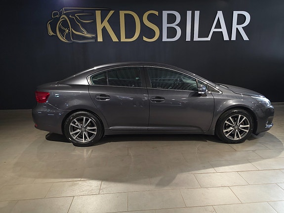 Toyota Avensis 5 of 5